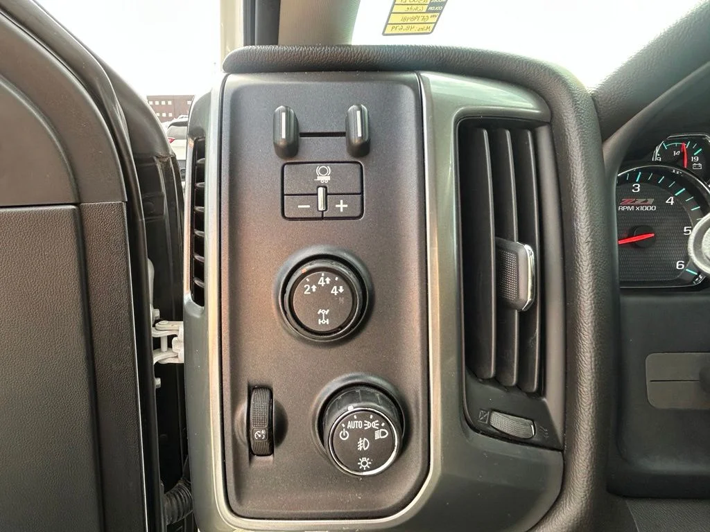 Used 2016 Summit White Chevrolet LT image 15