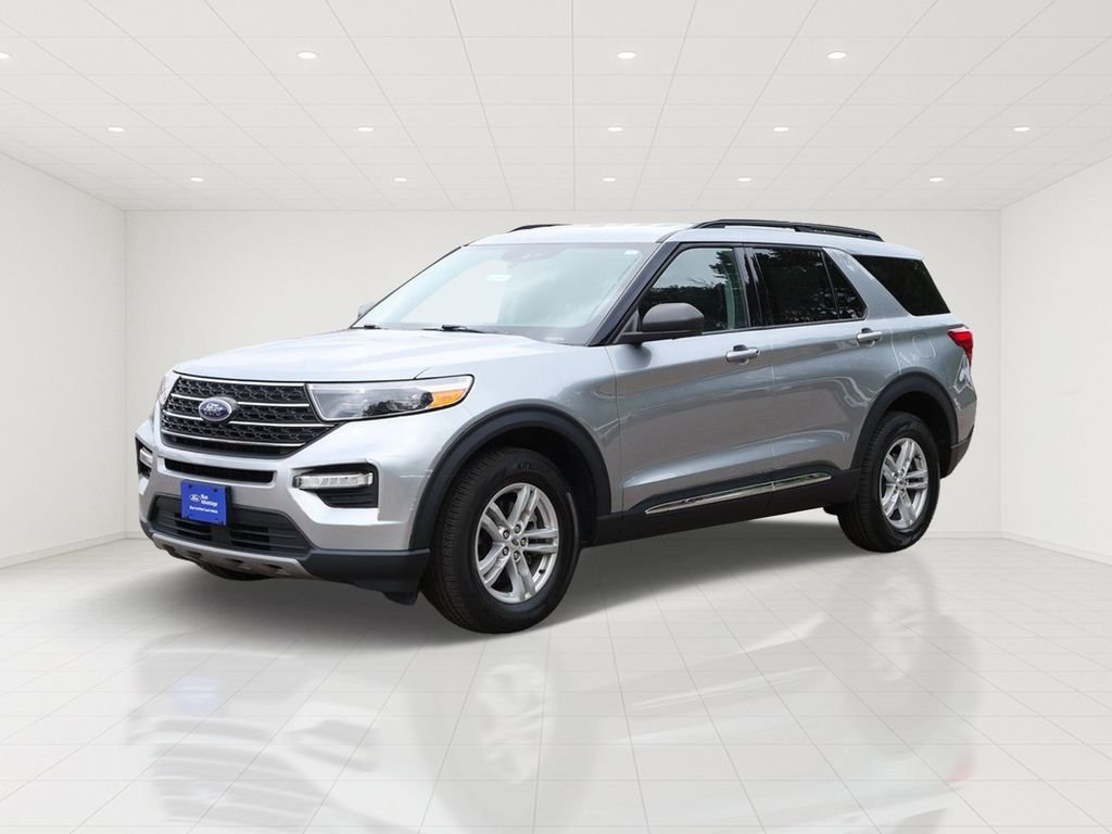 Certified Used 2023 Silver Ford XLT image 2