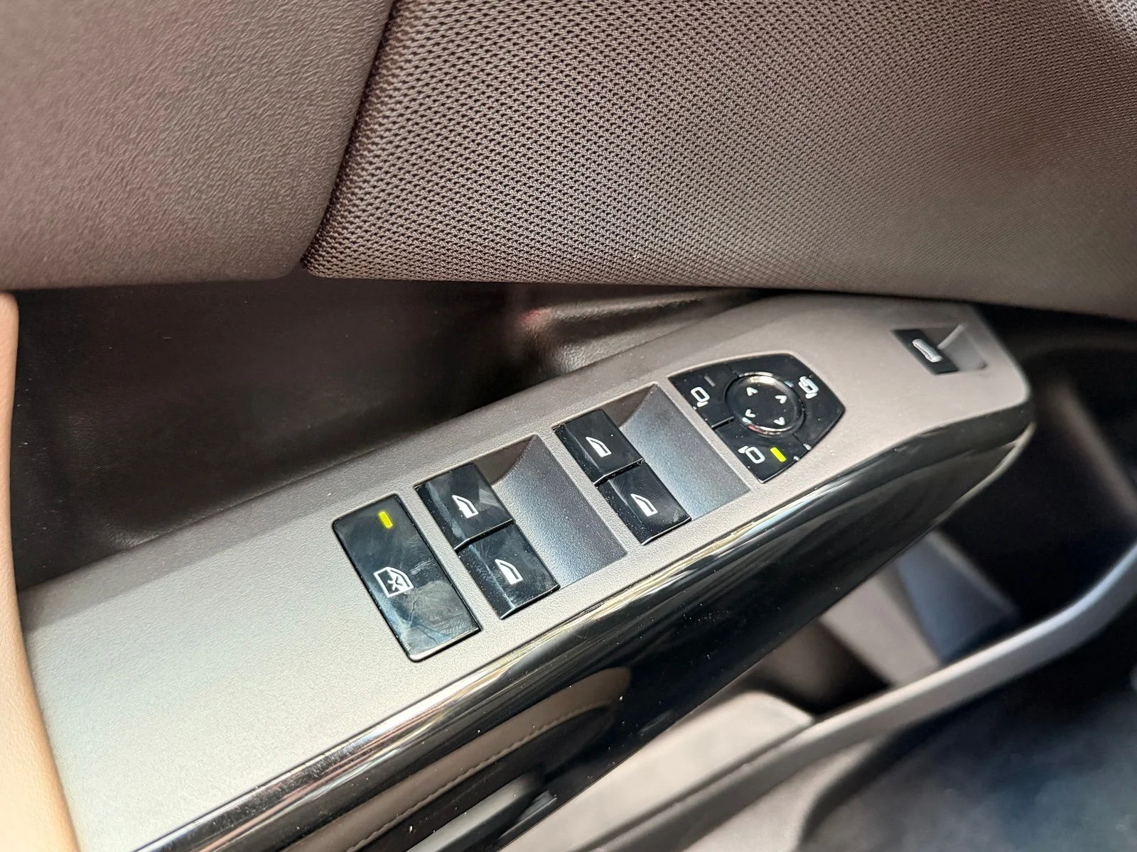 New 2026 Dune Grey Metallic BMW 30 xDrive image 23