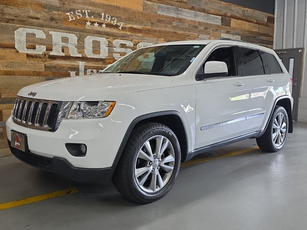 Used 2013 Bright White Jeep Laredo image 2