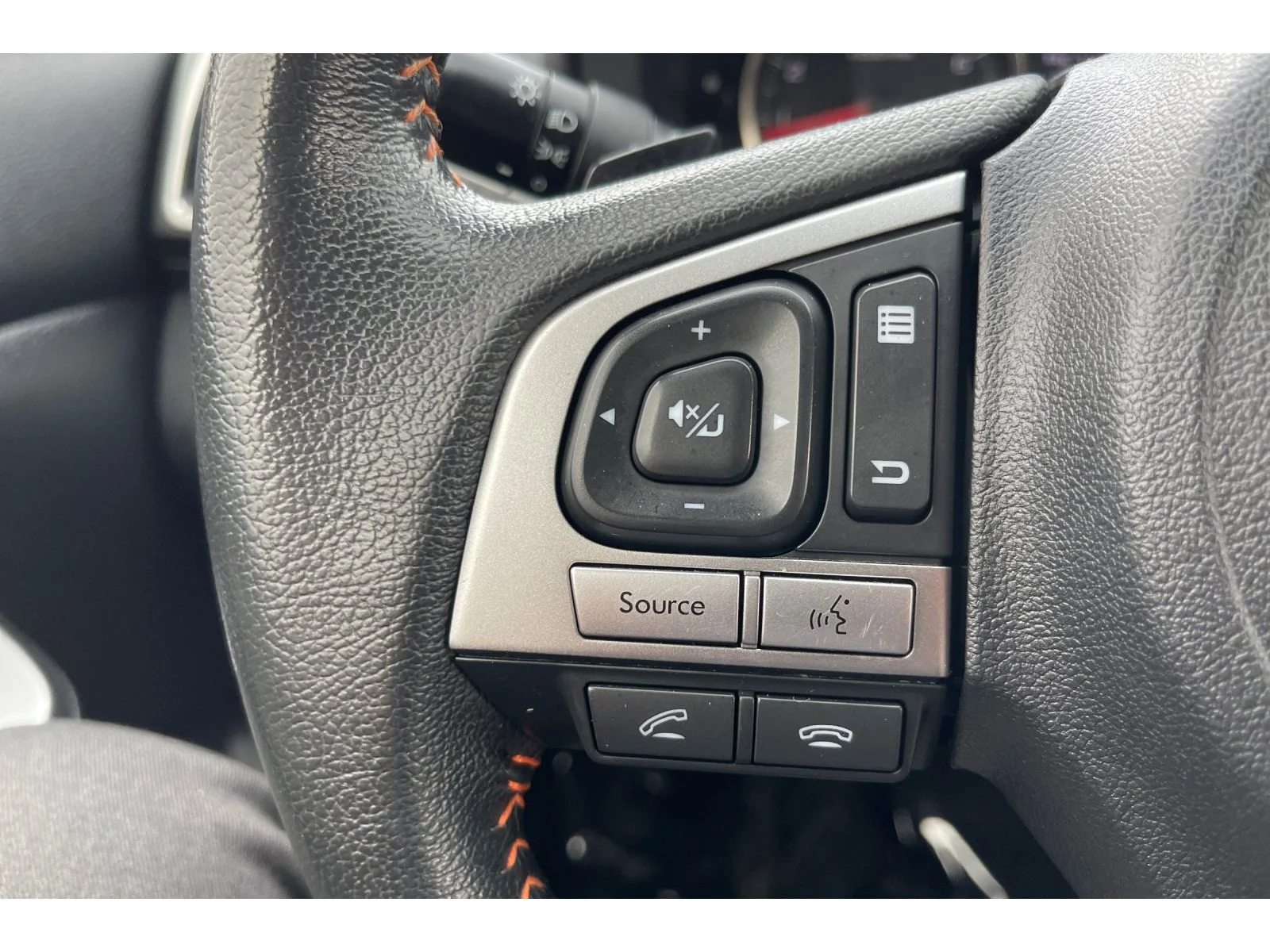 Used 2017 VENETIAN RED PEAR Subaru Premium image 32