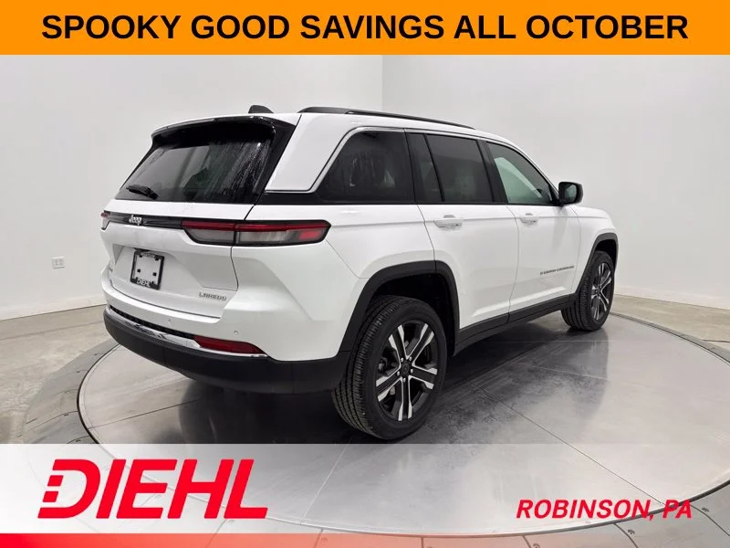 New 2027 Bright White Clear-Coat Paint Jeep Laredo X image 7