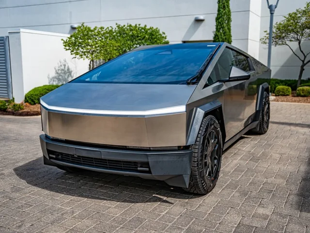 2024 Tesla Cybertruck 