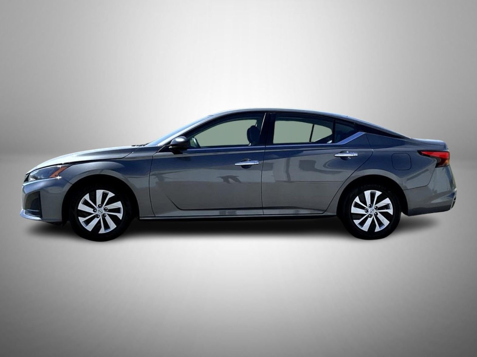 2025 Nissan Altima S - Photo 8