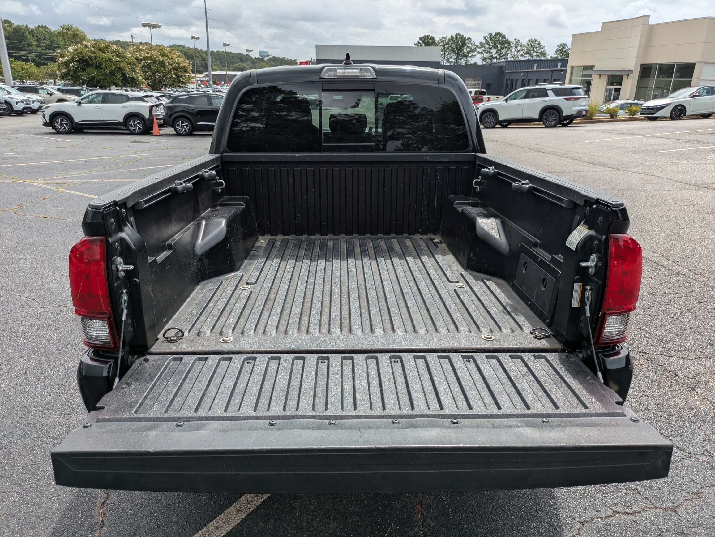 Used 2022 Black Toyota SR5 image 9