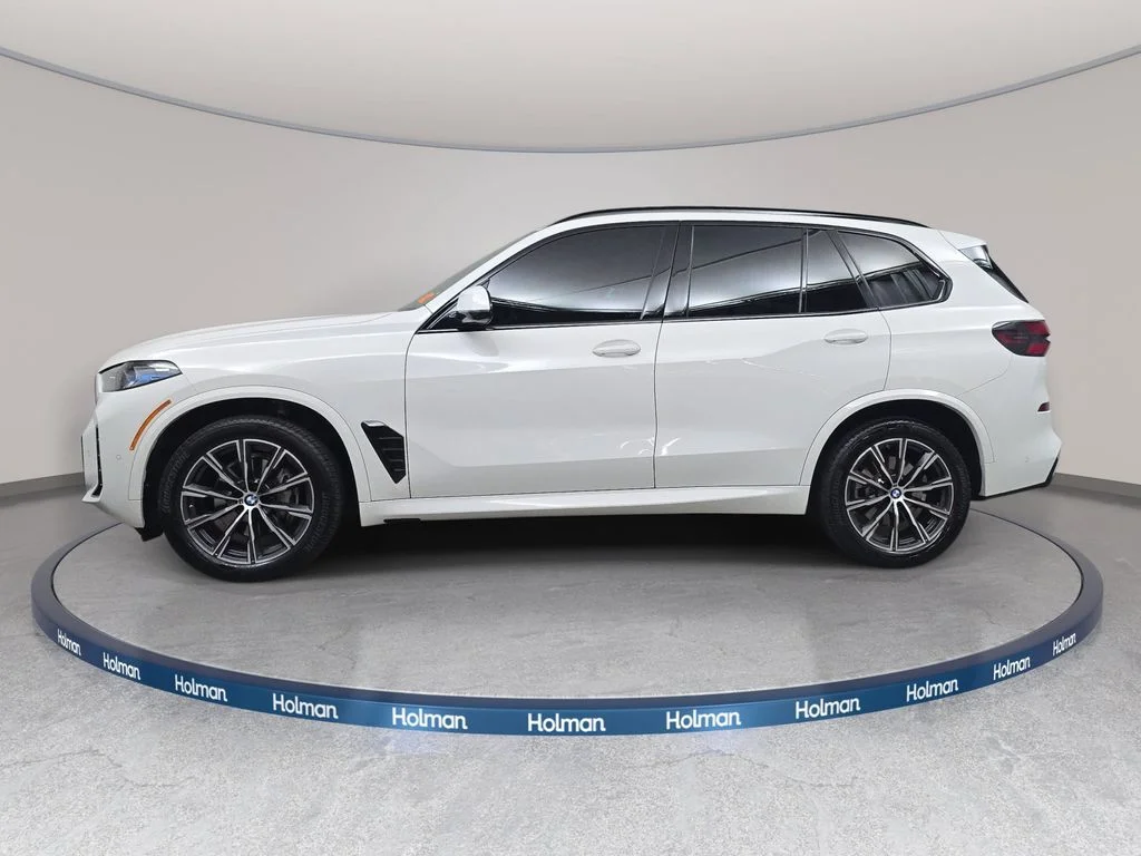 Used 2024 Alpine White BMW xDrive40i image 9