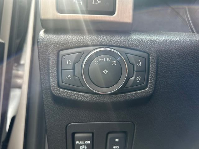 Used 2018 White Ford Platinum image 16