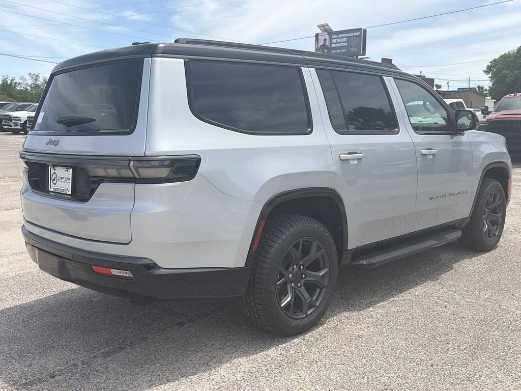 New 2026 Silver-Zynith Exterior Paint Jeep Upland image 6