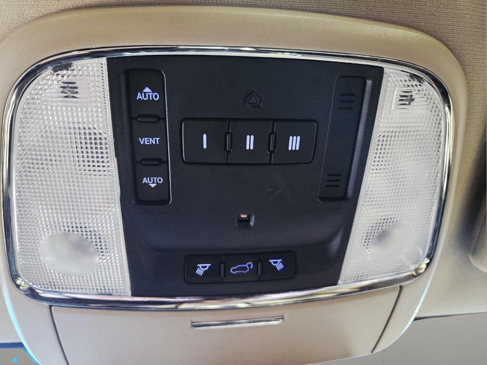 Used 2015 Bright White Clearcoat Jeep Limited image 42