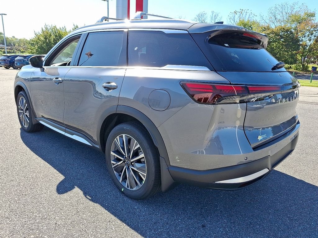 Used 2026 Gray INFINITI LUXE image 3
