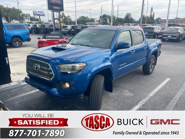 Used 2017  Toyota SR5 image 1