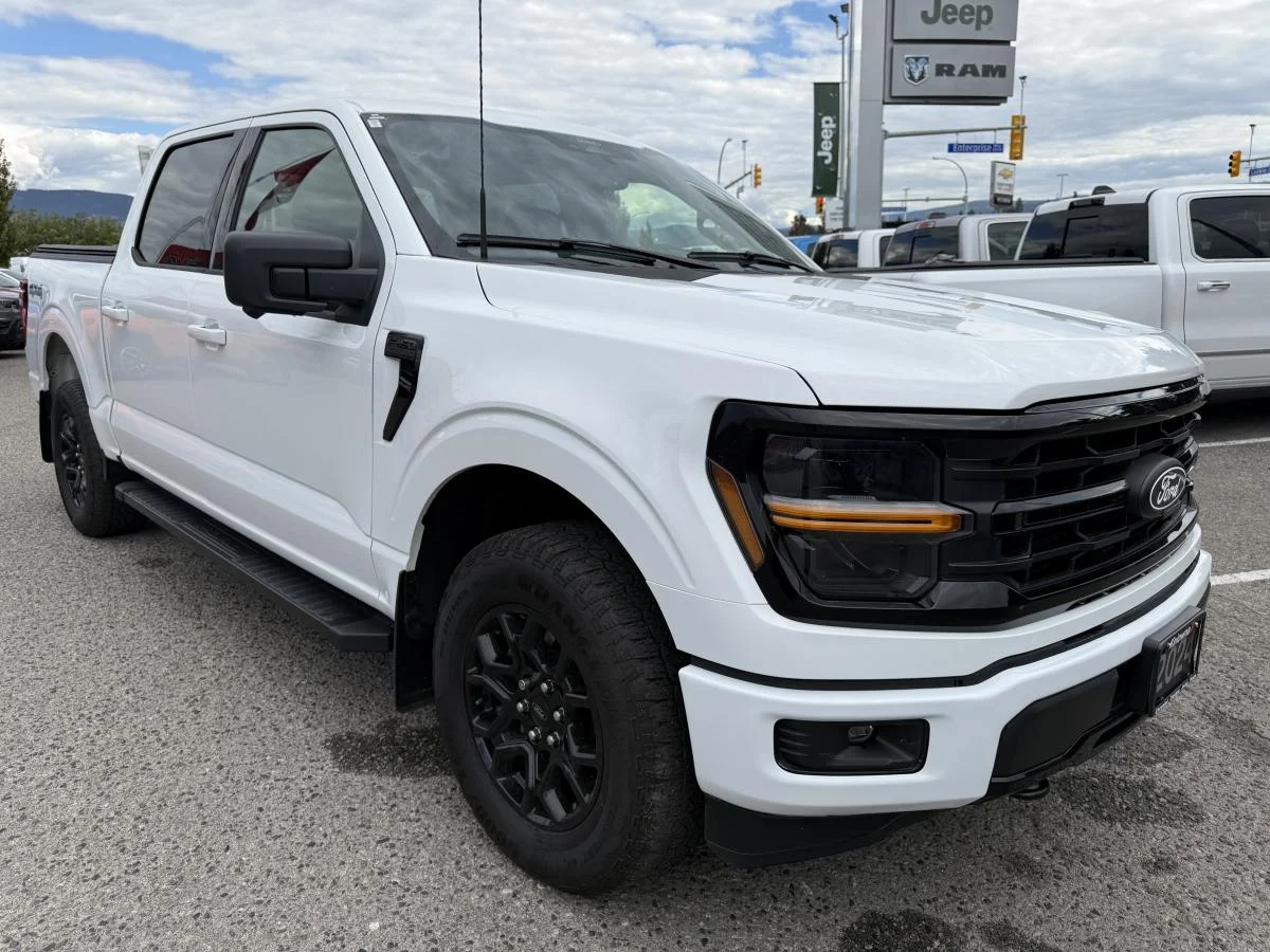 Used 2024 White Ford XLT image 9