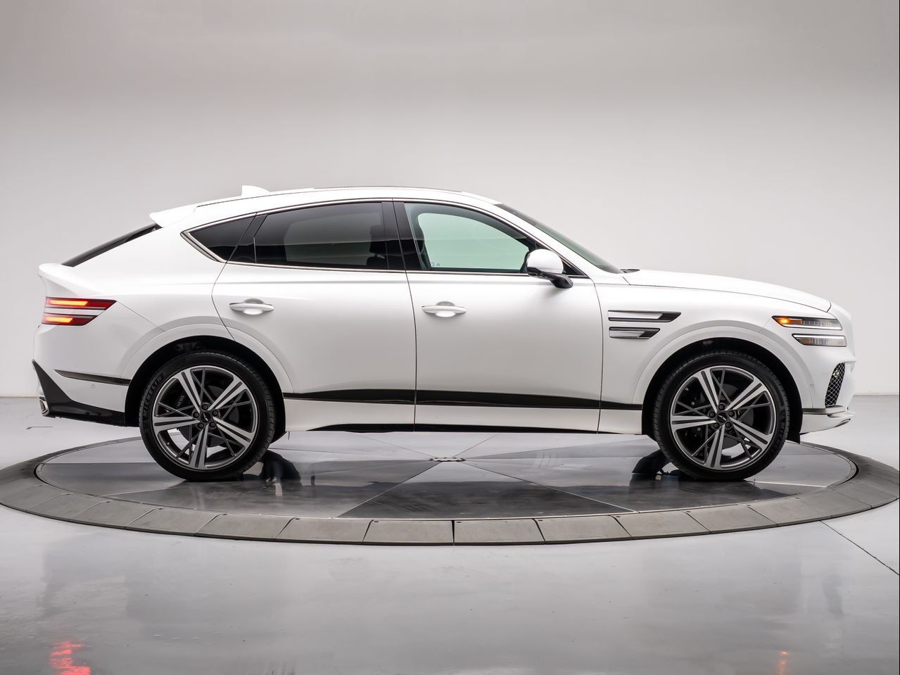 2026 GENESIS GV80 Coupe E-SC - Photo 6