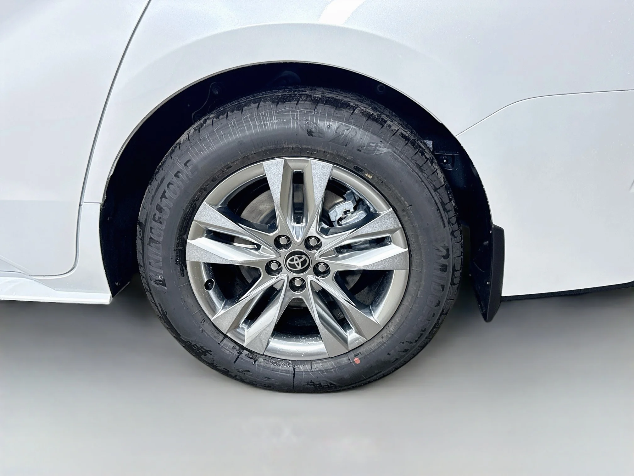 New 2026 Wind Chill Pearl Toyota XLE image 18