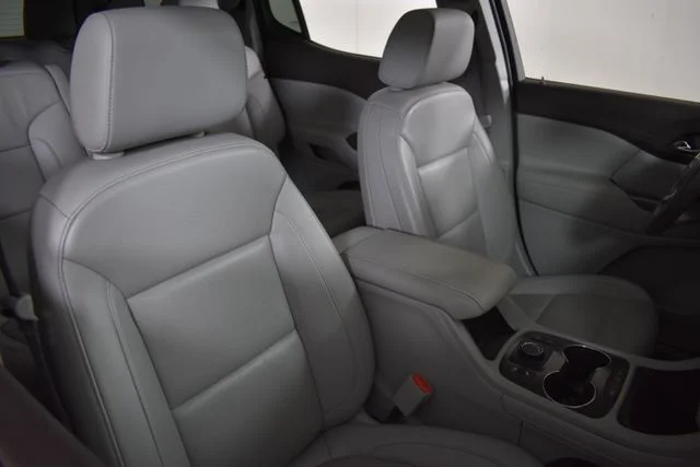 Used 2022 White GMC SLT image 22