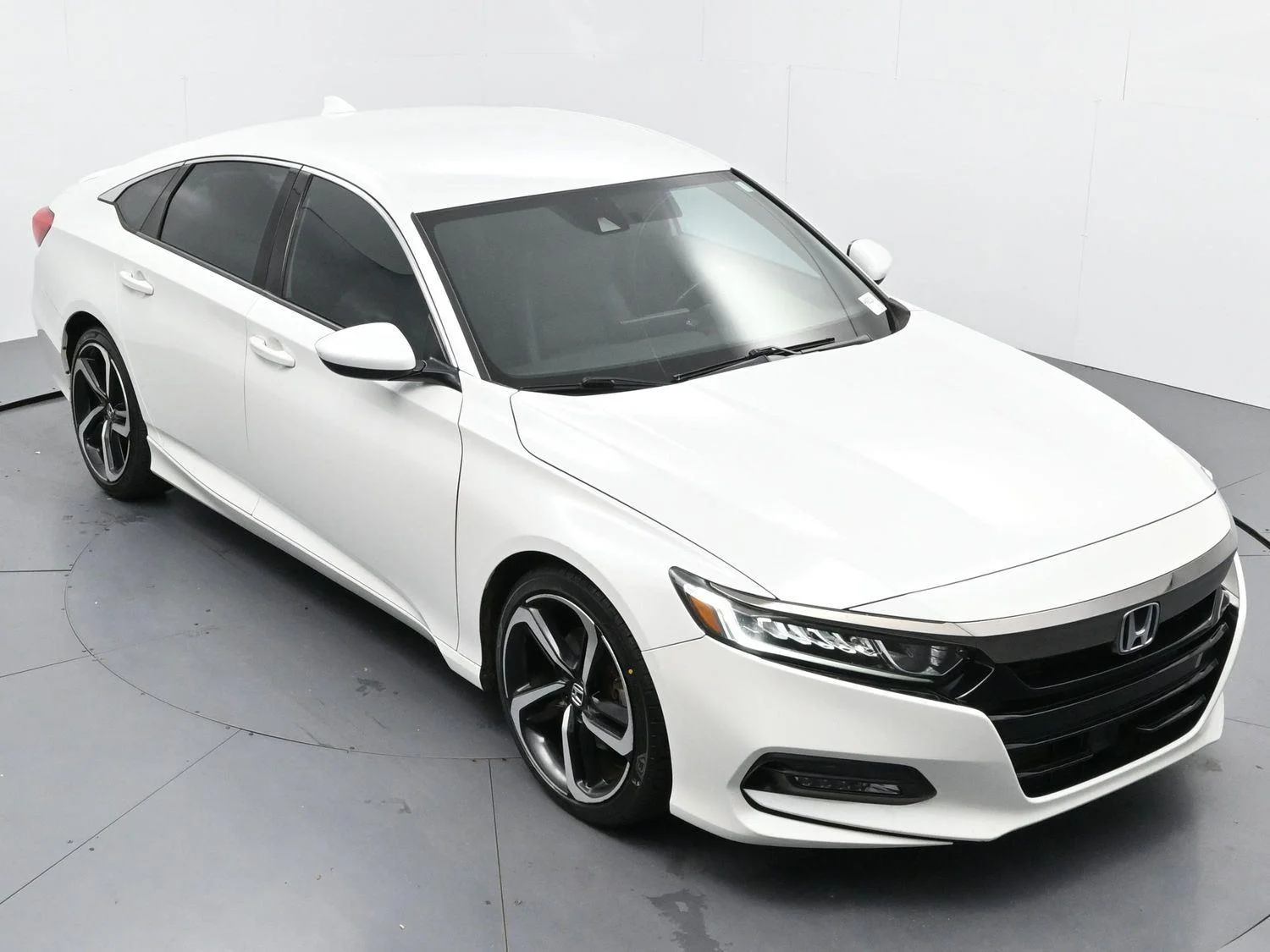Used 2018 Platinum White Pearl Honda Sport image 35
