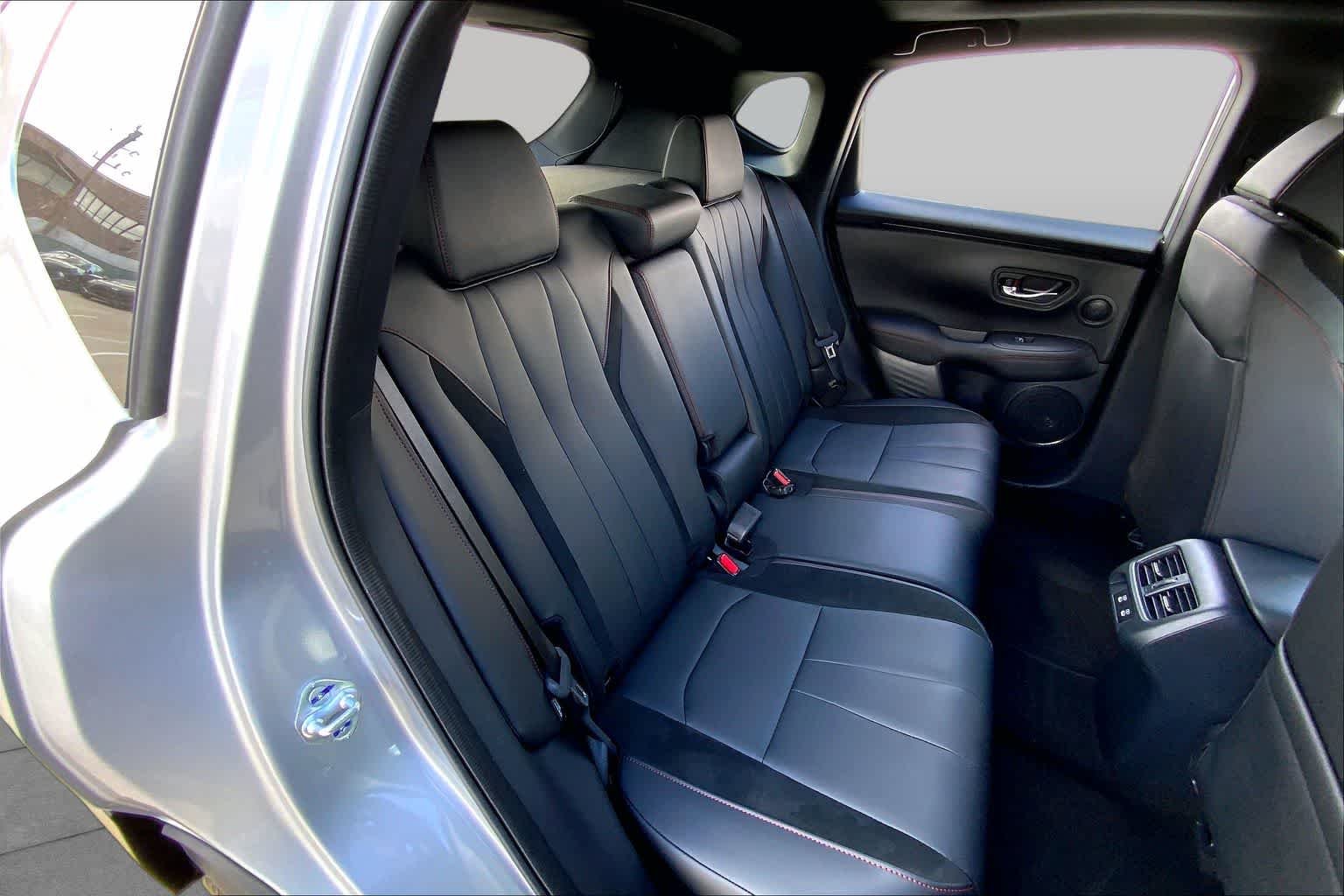 Used 2025 Solar Silver Metallic Acura w/A-Spec Package image 19