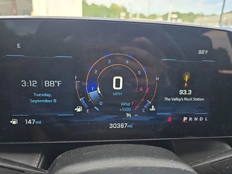 Used 2025 White Chevrolet LT image 12