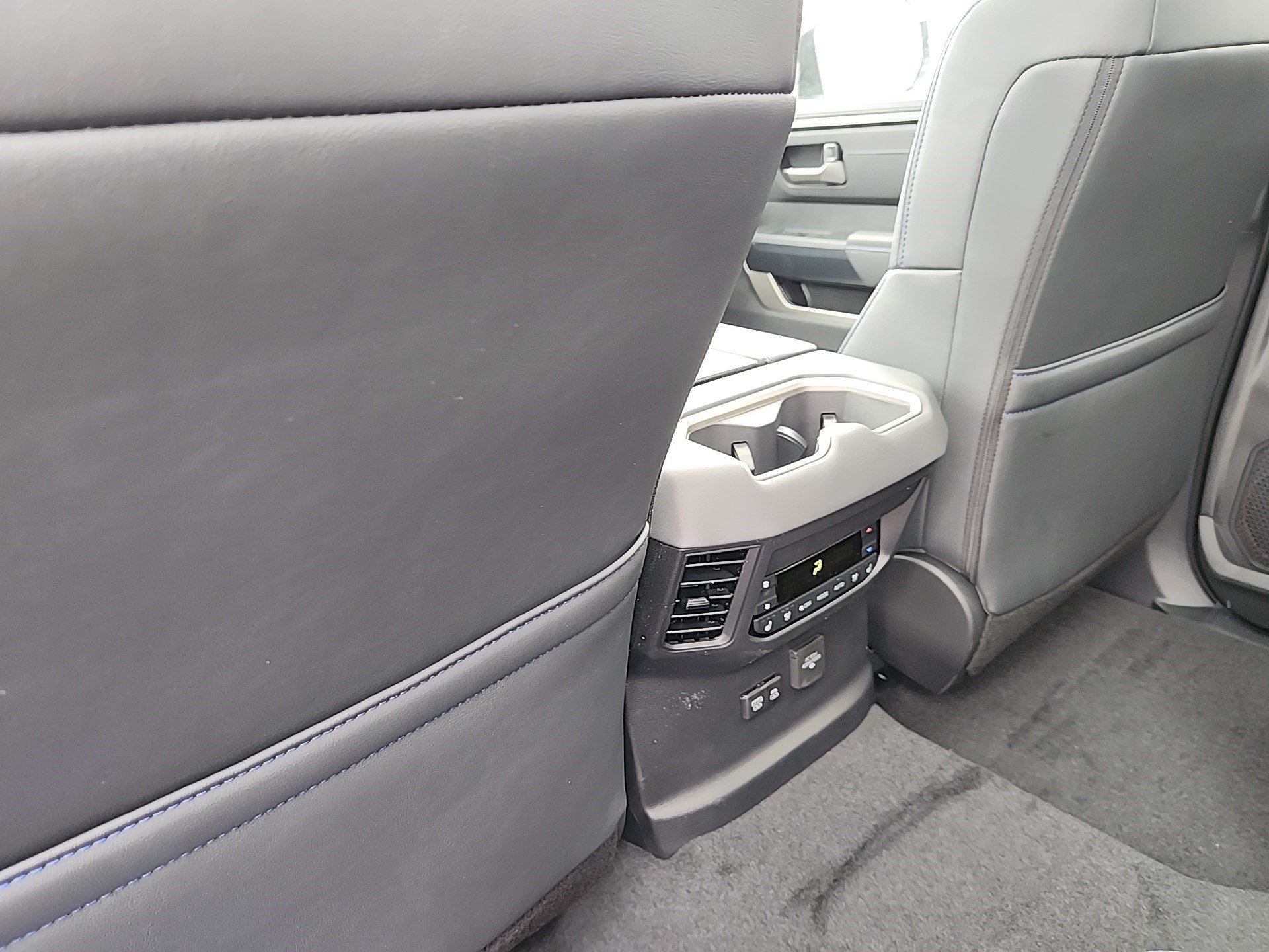 New 2026 Wind Chill Pearl <sup>1</sup> Toyota  Platinum image 26