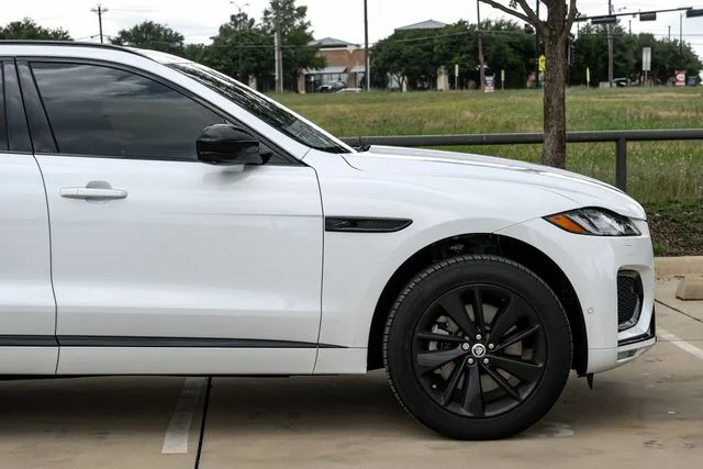 2026 Jaguar F-Pace R-Dynamic S - Photo 9
