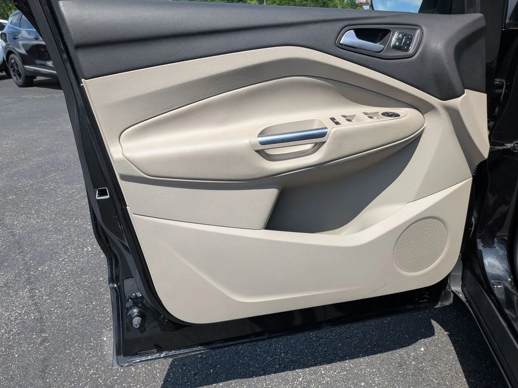 Used 2013 Black Ford SEL image 13