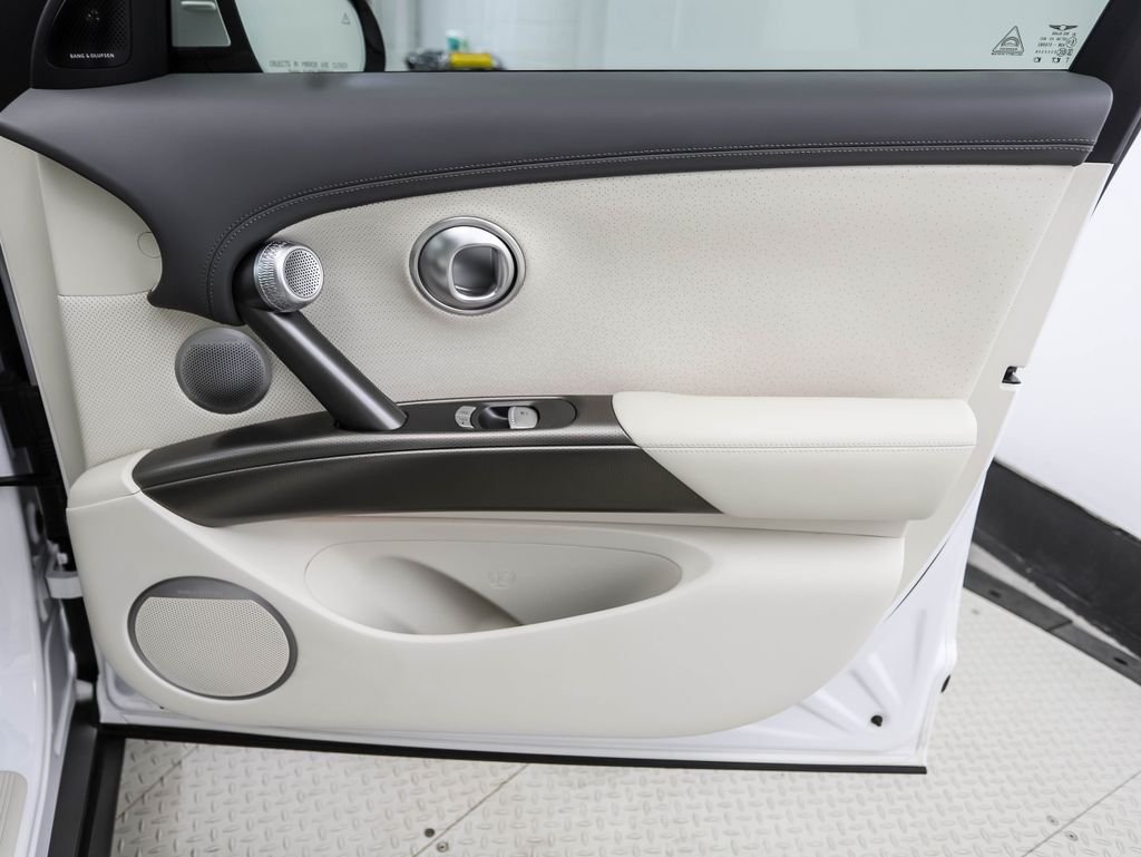 Used 2023 White Genesis Advanced image 29
