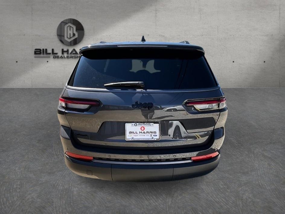 New 2026 Baltic Gray Metallic Clear-Coat Exterior Paint Jeep Altitude image 6