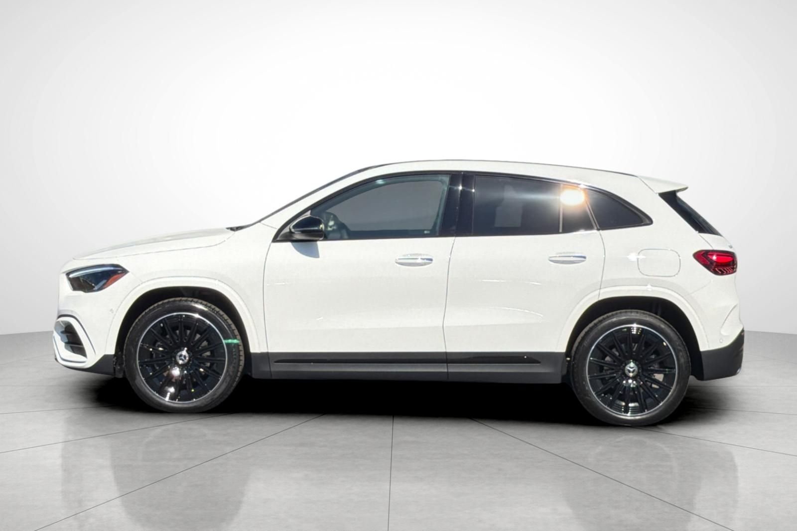 New 2026 Polar White Mercedes-Benz GLA 250 image 30