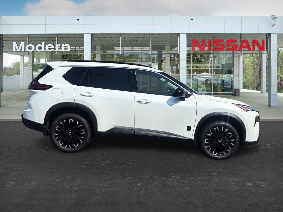 Used 2026 Everest White Pearl Tricoat Nissan Dark Armor image 34