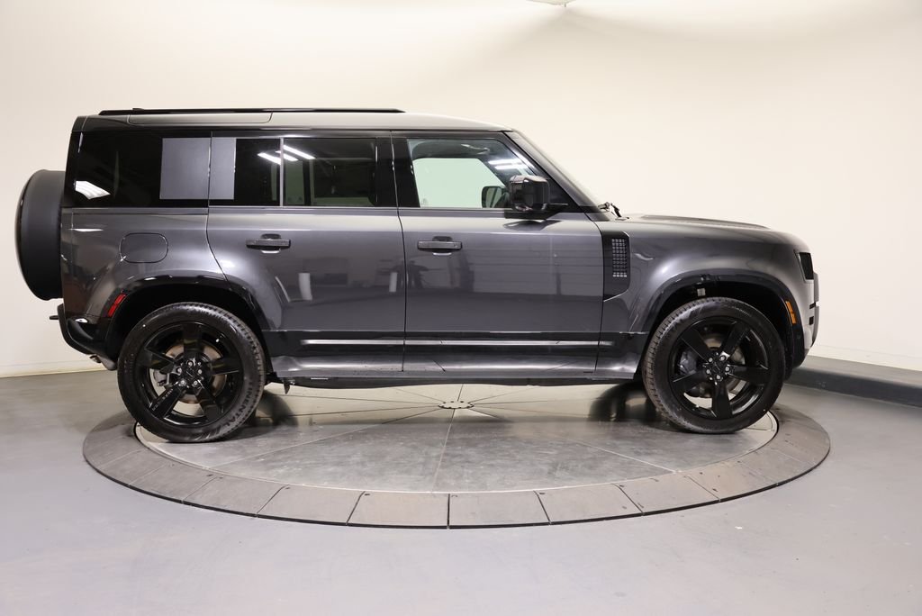 2026 Land Rover Defender X-Dynamic SE - Photo 6