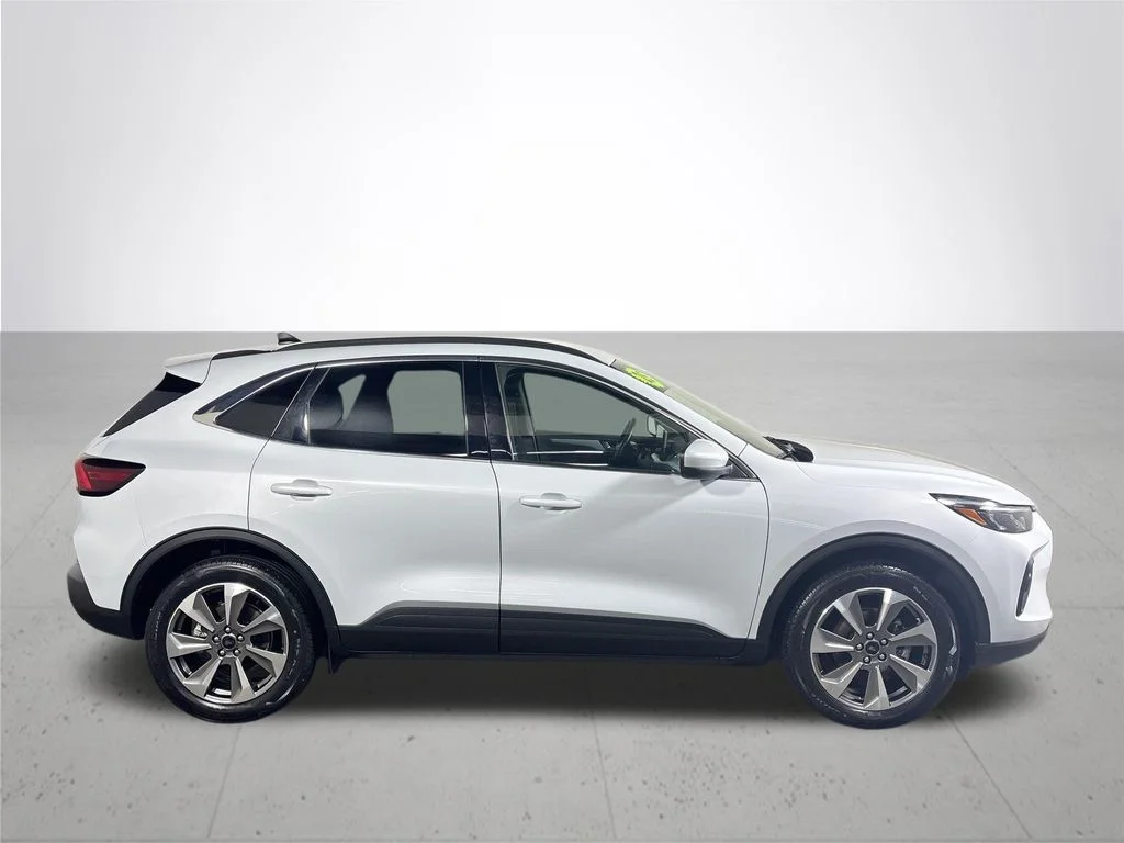 Used 2025 Silver Ford Platinum image 5