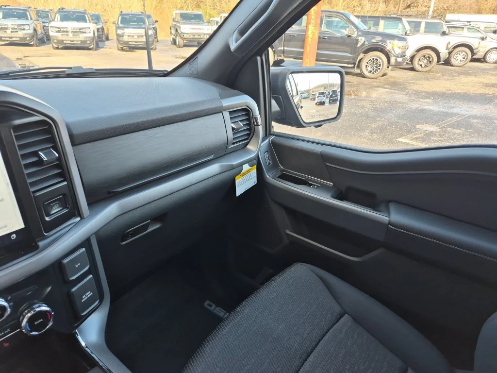 2025 Ford F-150 XLT - Photo 19