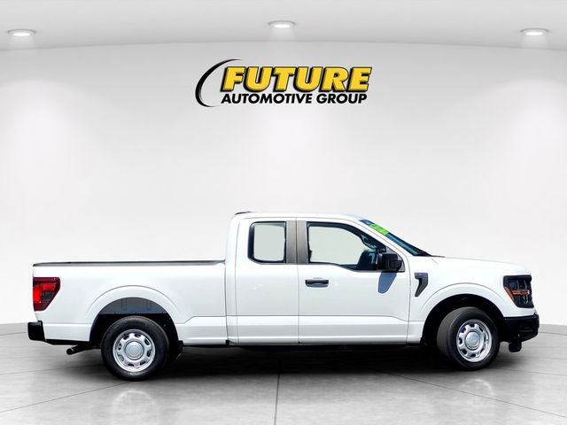 Used 2024 White Ford XL image 3