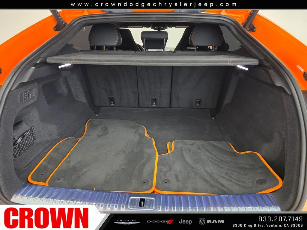 Used 2024  Lamborghini S image 15