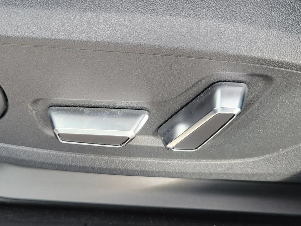 Used 2024 Daytona Gray Pearl Effect Audi 4.0T image 17