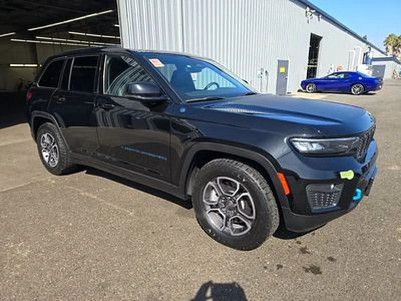 Used 2023 Black Jeep Trailhawk 4xe image 3