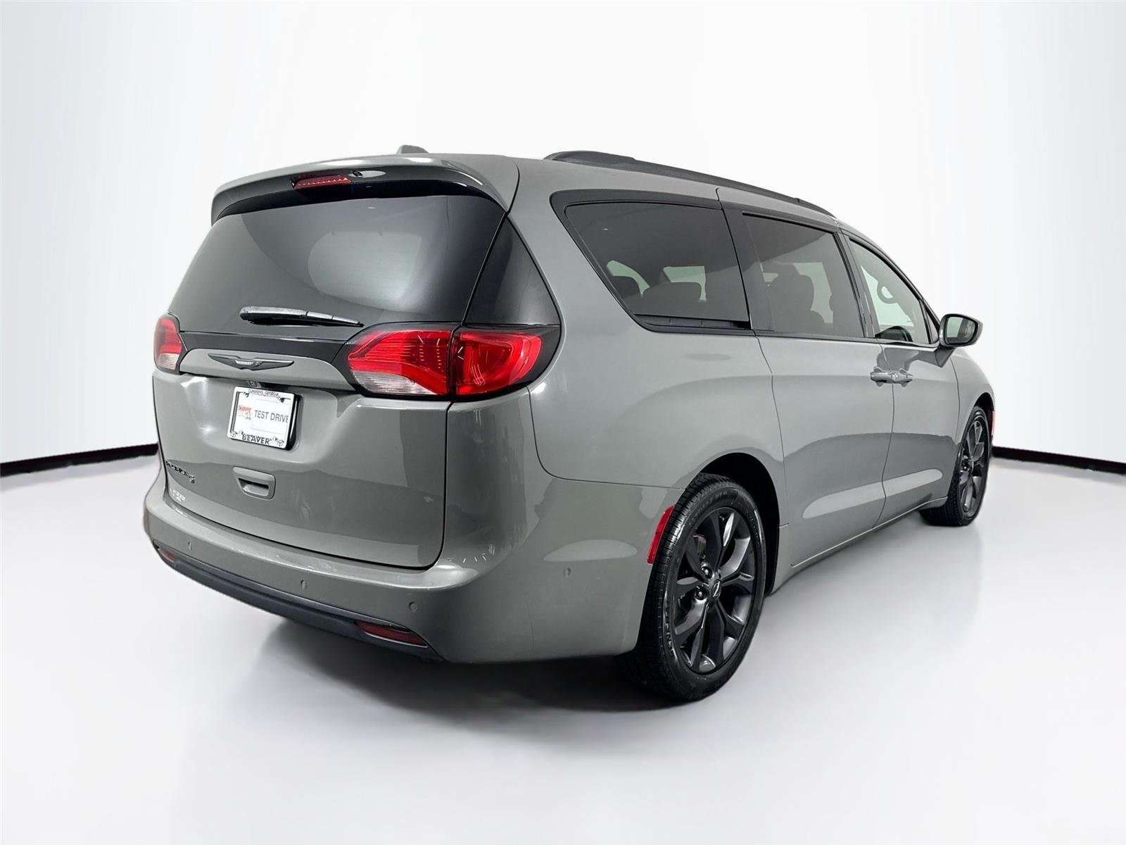 Used 2020 Ceramic Gray Clearcoat Chrysler Touring L Plus image 2