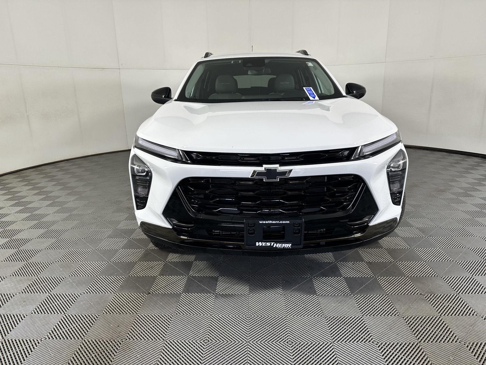 Used 2024 Summit White Chevrolet ACTIV image 11