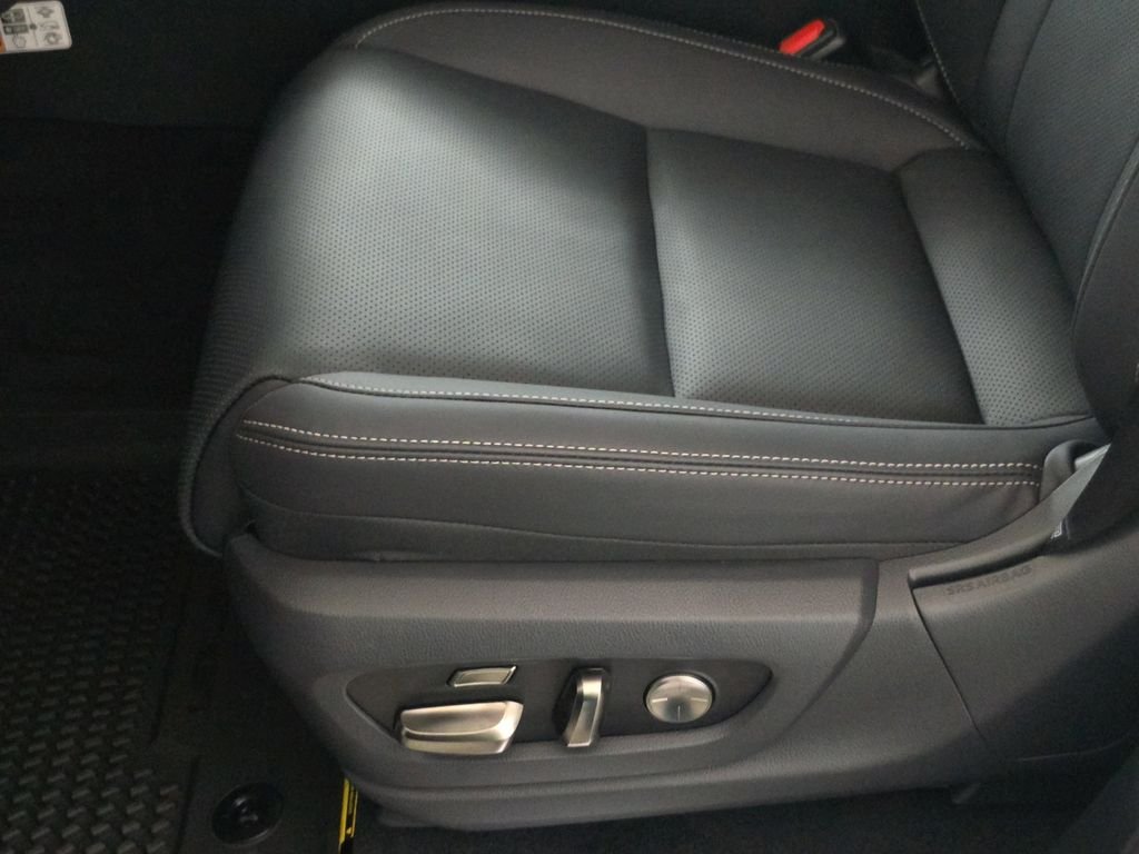 2025 Lexus LX 700h Luxury - Photo 29