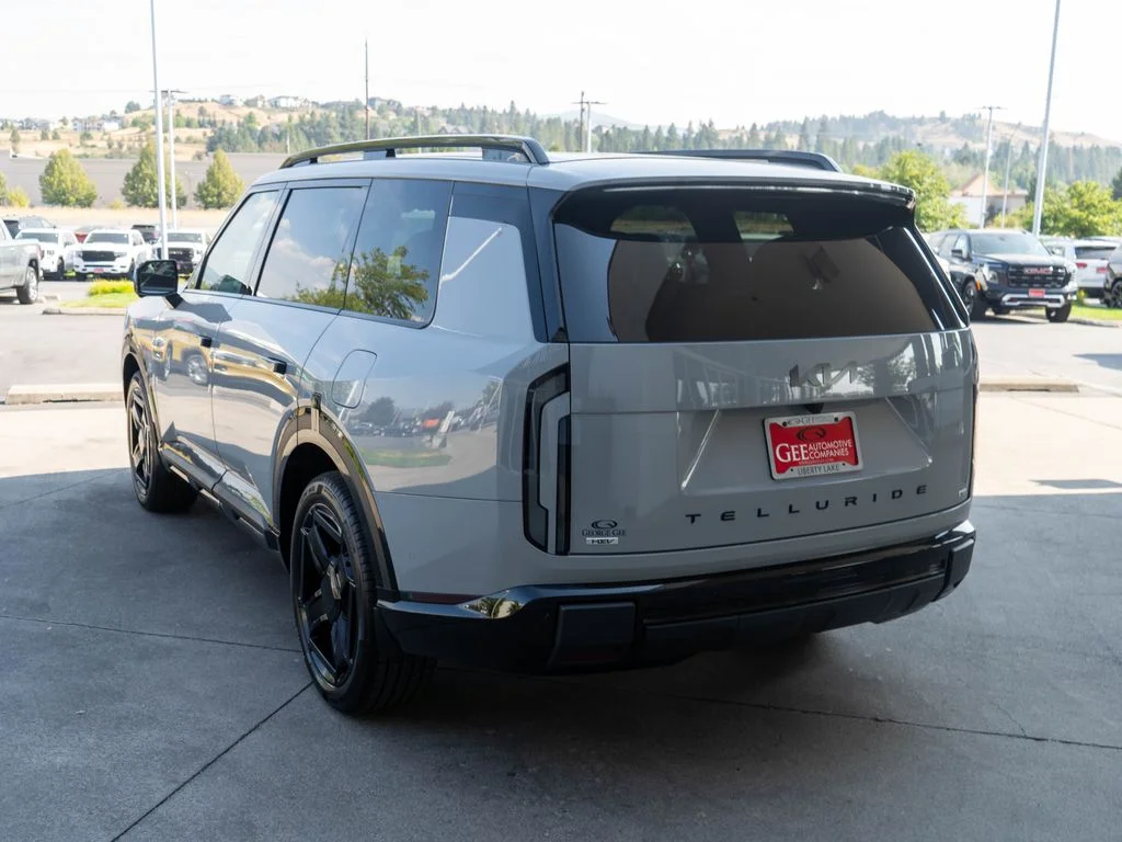 New 2027 Wolf Gray Kia X-LINE SX image 5