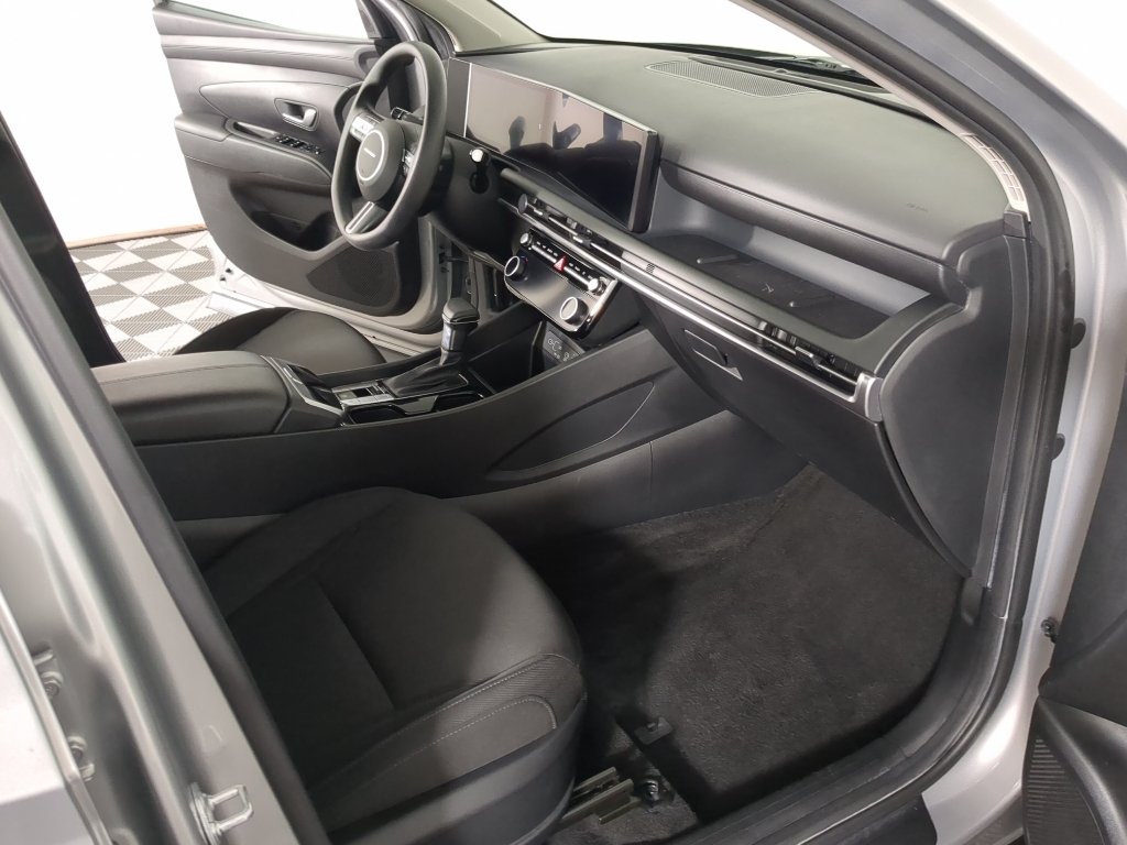 Used 2025 Shimmering Silver Hyundai SEL image 20