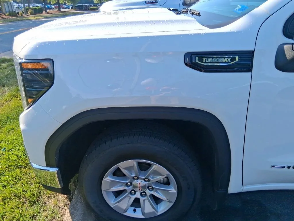 Used 2025 Summit White GMC Pro image 8