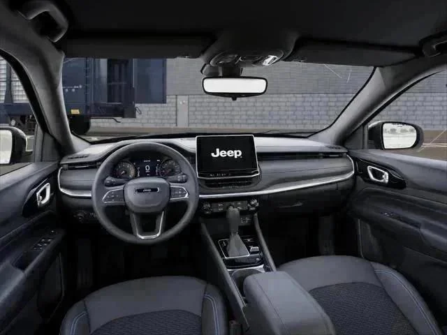 New 2026 Diamond Black Crystal Pearlcoat Jeep Latitude image 20