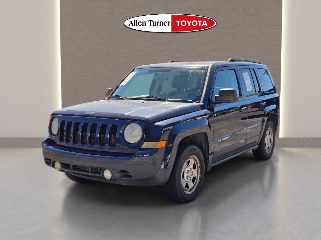 Used 2014 Blue Jeep Sport image 4