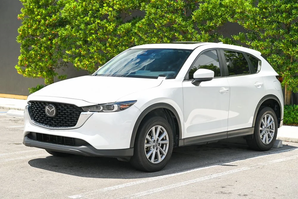 2023 Mazda CX-5 S Preferred package Auto AWD's photo