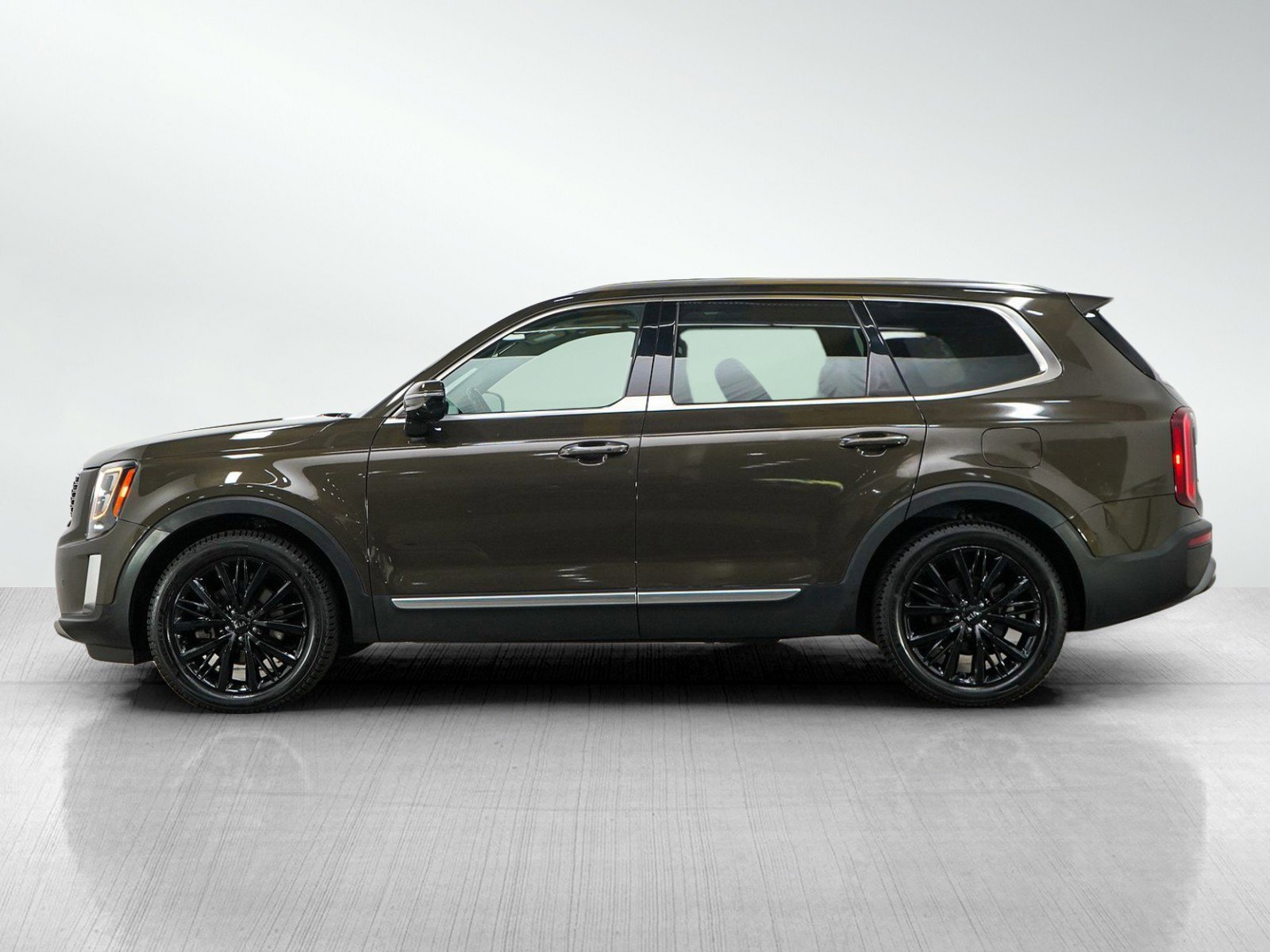 Used 2020 Kia Telluride SX with VIN 5XYP5DHC8LG072908 for sale in Minneapolis, Minnesota
