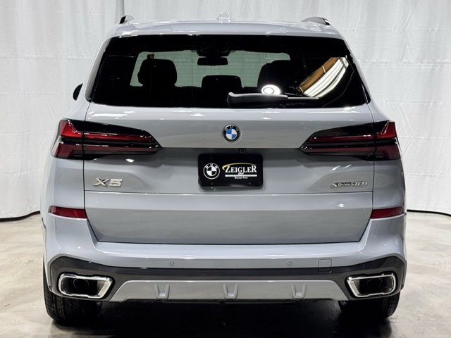 Used 2026 Brooklyn Grey Metallic BMW xDrive40i image 5