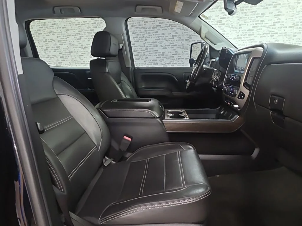 Used 2017 Onyx Black GMC Denali image 11