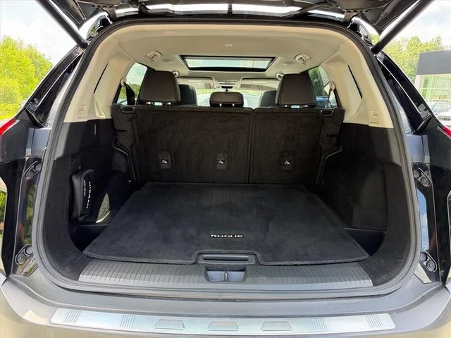 Used 2023 Black Nissan SV image 29
