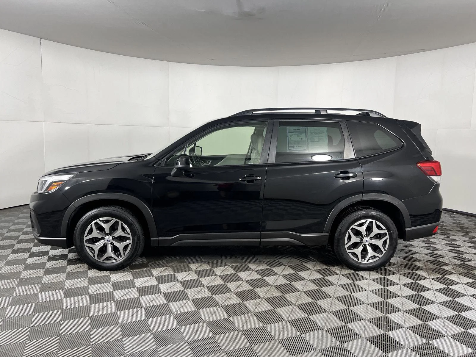 Used 2021 Crystal Black Silica Subaru Premium image 18